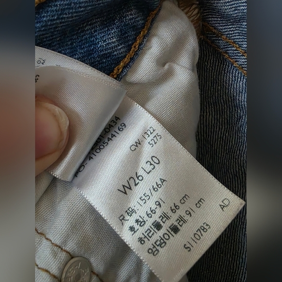 Levi's Women's 501 High Rise Straight Medium Wash Distressed Jeans Size 26x30 - Picture 7 of 8